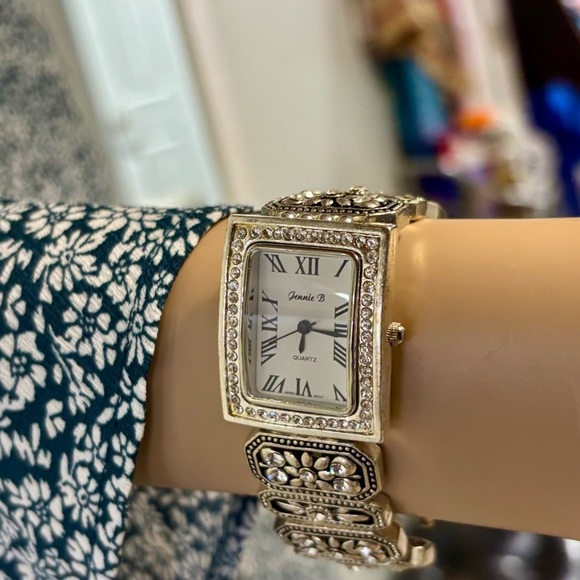 New!❤️Jennie O Silver Floral Rhinestone Watch - Picture 2 of 7